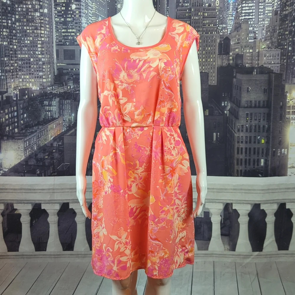 31. Mossimo sz M Floral Cap Sleeve Summer Dress with Pockets